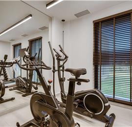 5 bedroom luxury seaside villa with indoor & outdoor pool, near Acharavi, sleeps 10